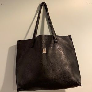 BROOKLYN INDUSTRIES
PEBBLE VEGAN TOTE / CrossBody